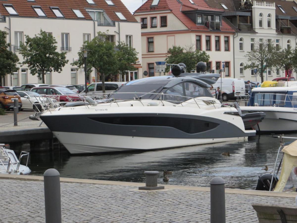 Ferienwohnungen "Marie" Mit Terrassen, Inclusive Park- Und Stellplaetze Am Haus, Mueritz-Strand Nur 700M, Altstadt 10Min, Ruhige Lage, Варен Экстерьер фото