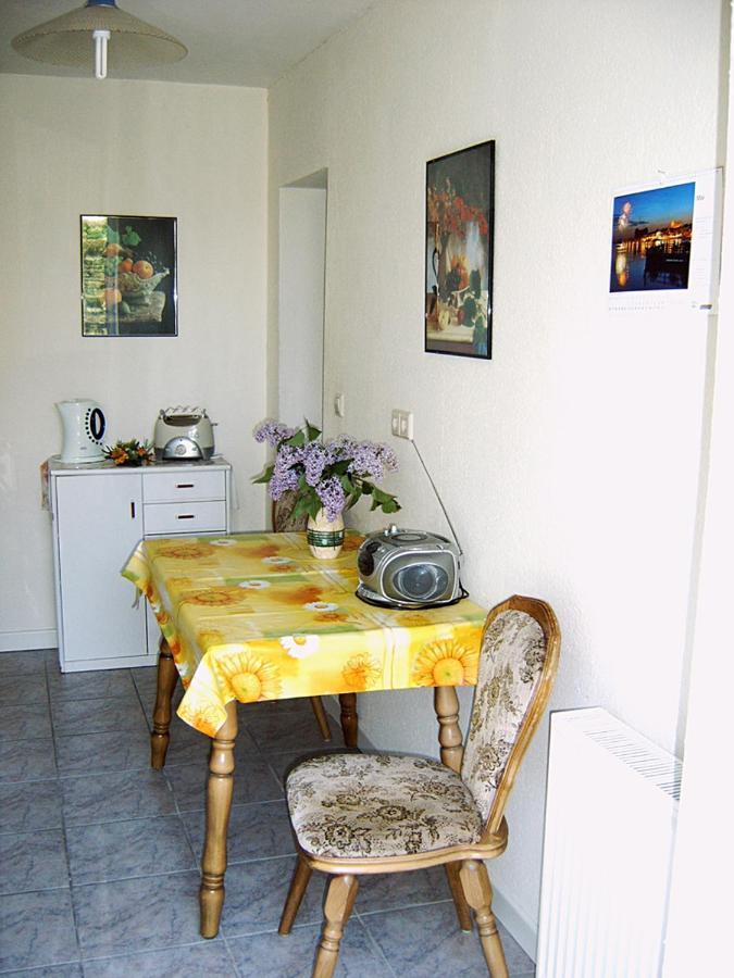 Ferienwohnungen "Marie" Mit Terrassen, Inclusive Park- Und Stellplaetze Am Haus, Mueritz-Strand Nur 700M, Altstadt 10Min, Ruhige Lage, Варен Экстерьер фото