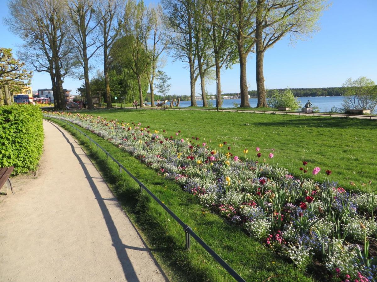 Ferienwohnungen "Marie" Mit Terrassen, Inclusive Park- Und Stellplaetze Am Haus, Mueritz-Strand Nur 700M, Altstadt 10Min, Ruhige Lage, Варен Экстерьер фото